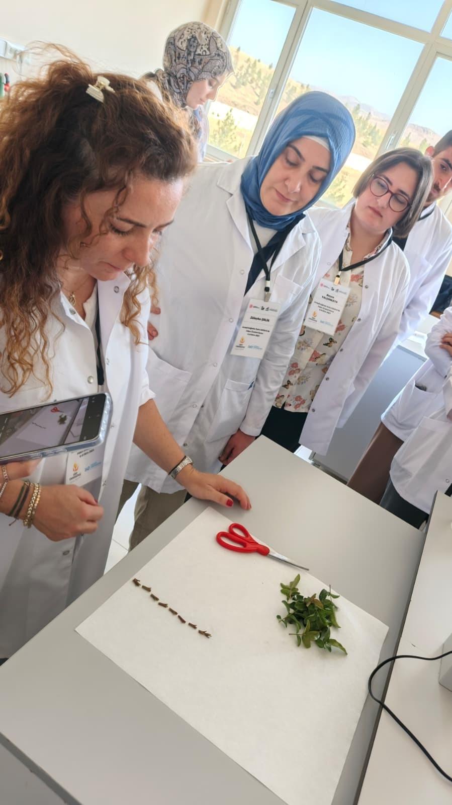Siirt Üniversitesi Ziraat Fakültesi, Antepfıstığında Doku Kültürü ile Fidan Üretimi Kursu Düzenledi