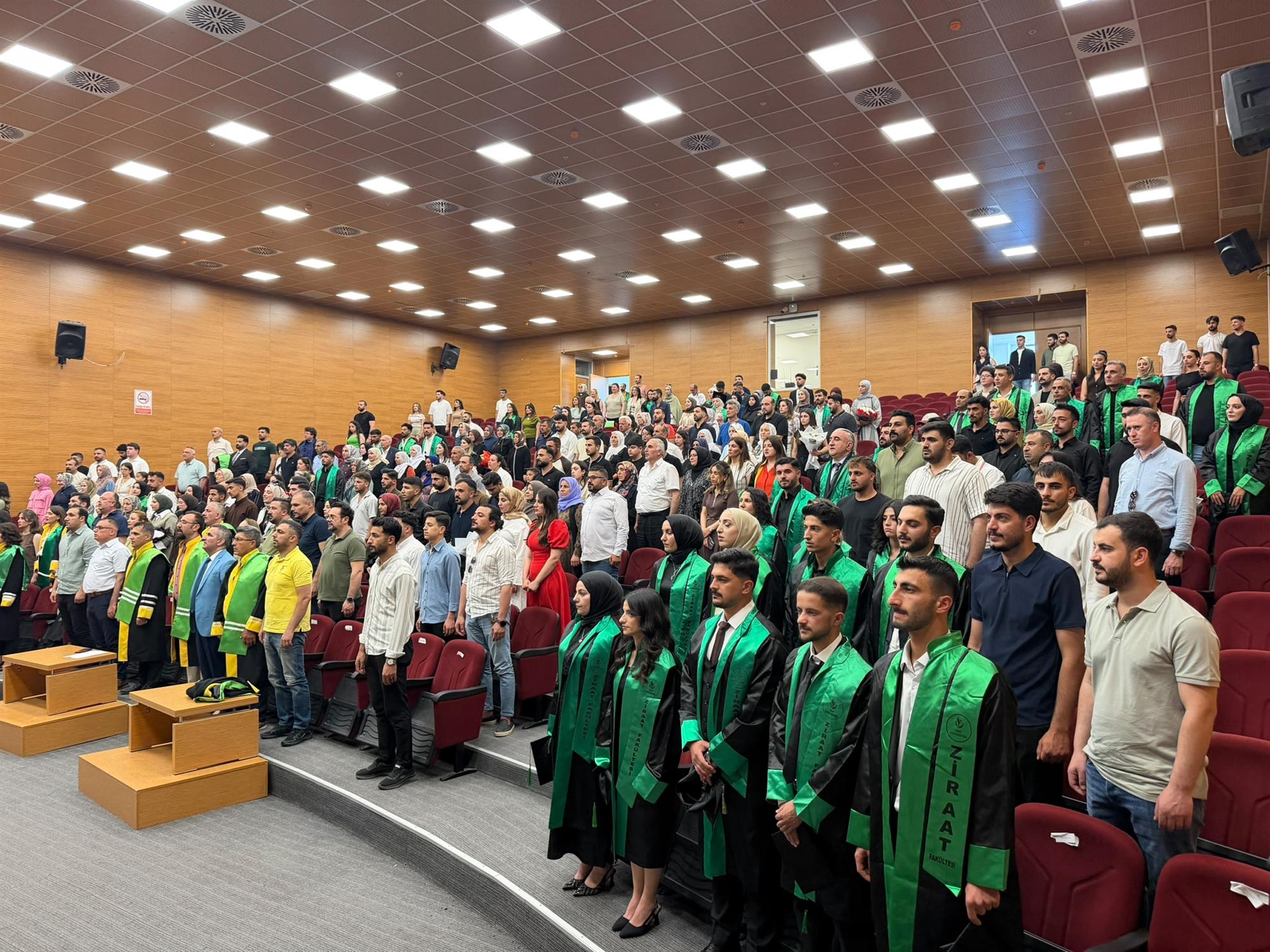 🎓 Siirt Üniversitesi Ziraat Fakültesi Mezuniyet Töreni büyük bir coşku ve gurur içerisinde gerçekleştirildi.