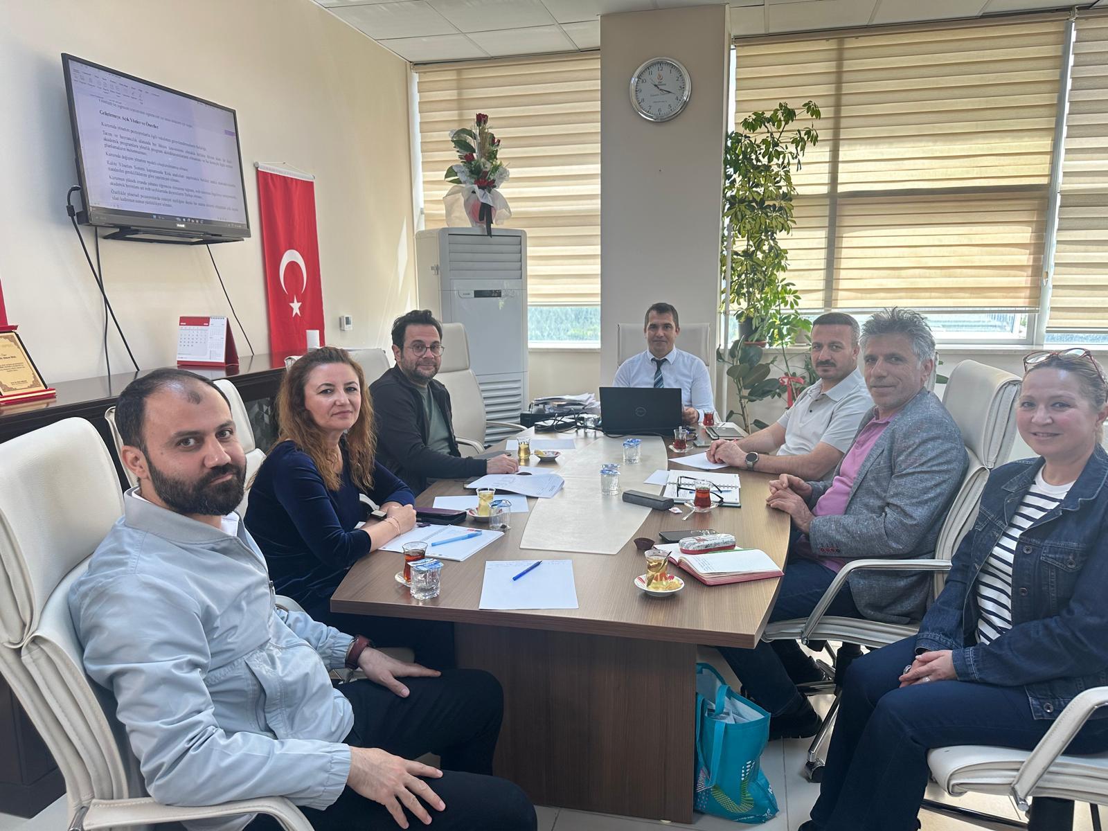 Kurumsal akreditasyon raporunun değerlendirilmesine yönelik bir toplantı gerçekleştirildi.
